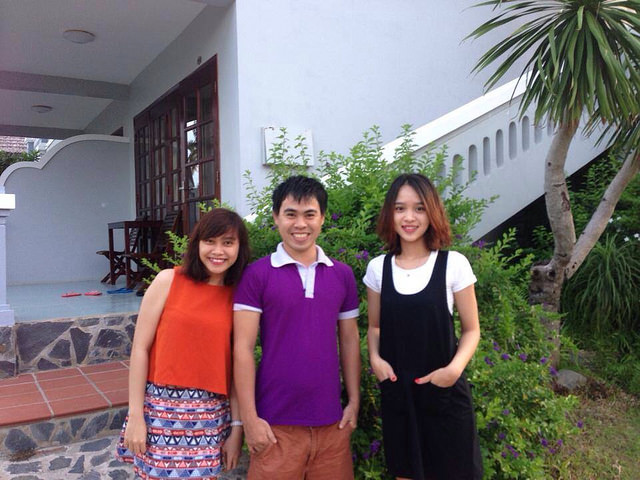 Team building Phan Thiết. Làm khung inox vàng đồng