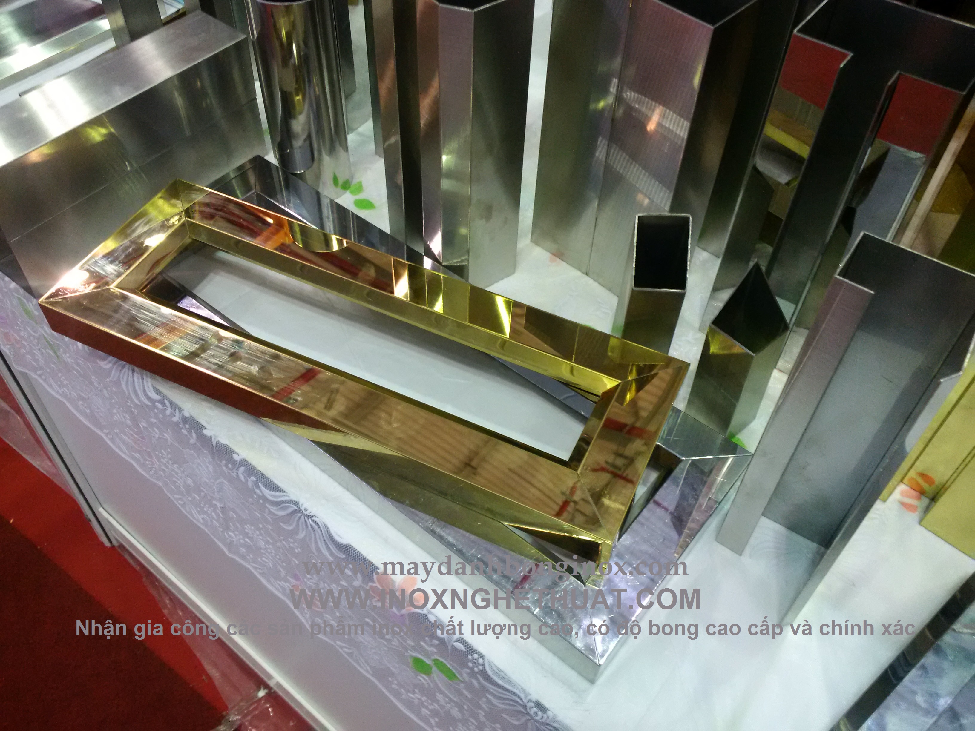 Khung tranh inox, gia công bằng công nghệ cao, Cắt Laser, chấn CNC, dập CNC, hàn Laser. Làm khung inox vàng đồng